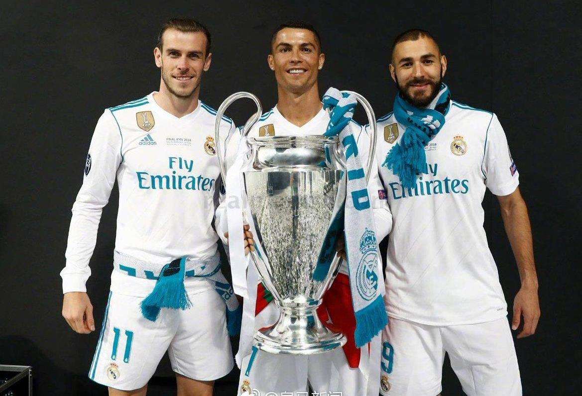 世界足坛十大最强阵容,天下足球十大梦幻三人组