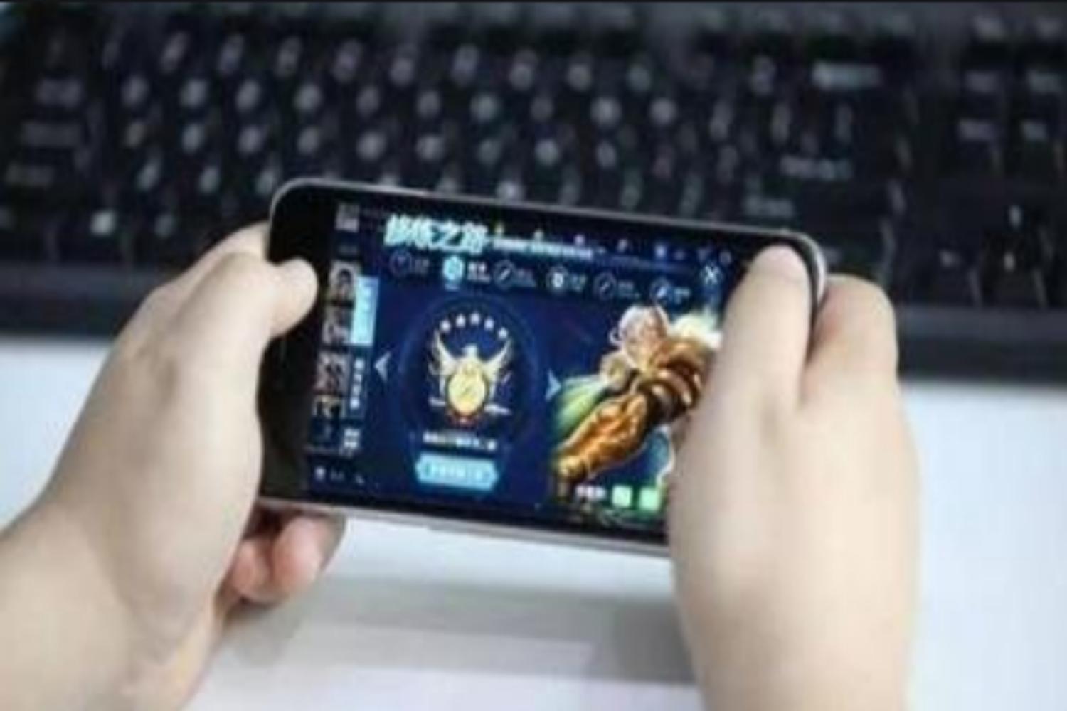 孩子在家打游戏怎么戒掉网瘾,当孩子迷上网络时如何戒掉网瘾