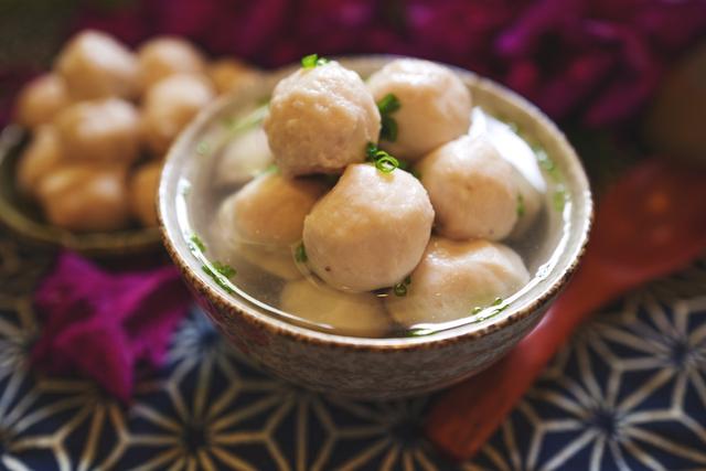 草鱼鱼丸的制作方法和配方大全,草鱼鱼丸的制作方法和比例配方