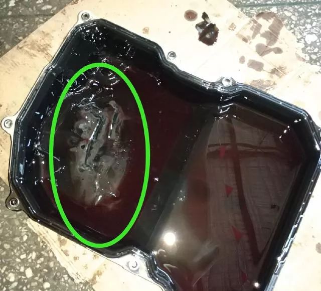 大众cc4万公里机油灯亮了,4000公里机油灯亮了是烧多少机油