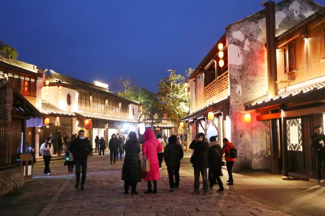 沙家浜夜游最新,常熟沙家浜景区夜色
