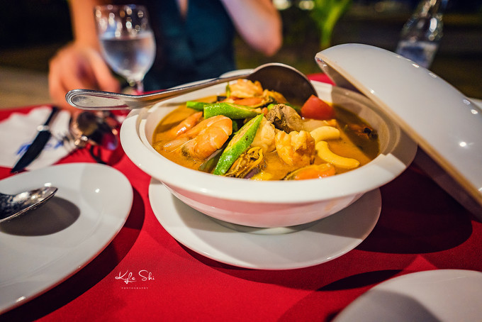 在海洋上与世隔绝的小岛,到大海里面就找一个小岛去生活