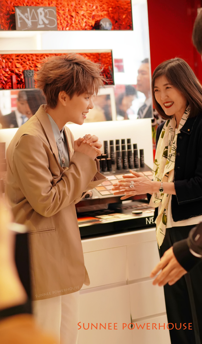 sunnee杨芸晴火箭少女毕业会唱歌,sunnee杨芸晴穿粉色制服