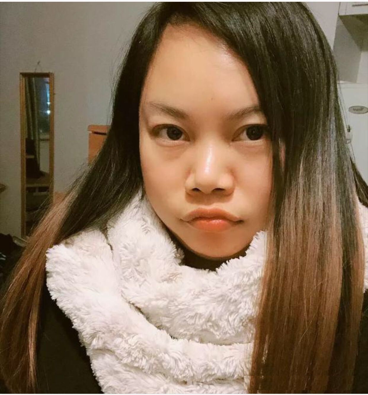 从国内教师到国外修脚师，美国疫情风暴下，凤姐如今怎么样了？