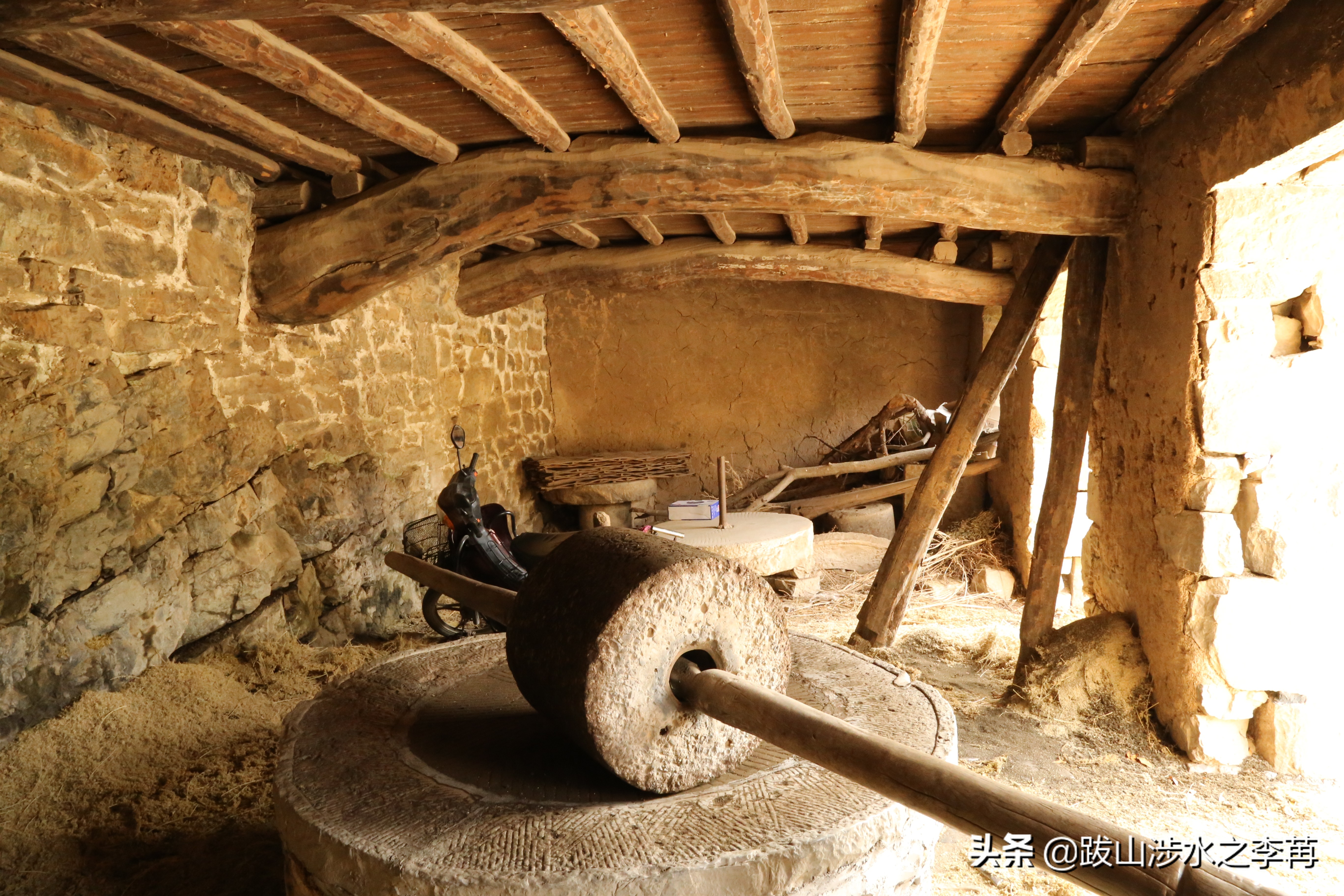深藏在太行山中的古村落竹林沟,深山沟里的绝世古村