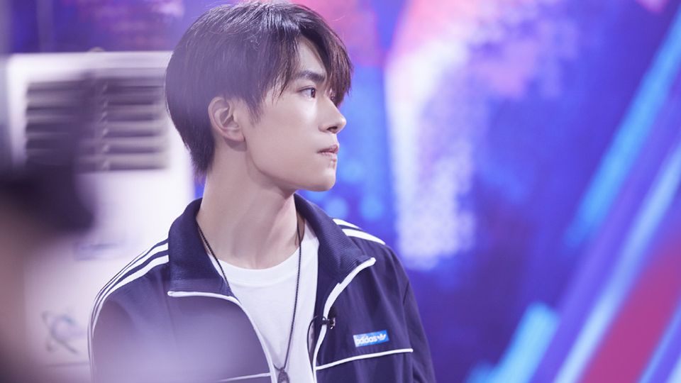 肖战超过了最巅峰的蔡徐坤了吗,肖战和蔡徐坤的巅峰时期谁最厉害