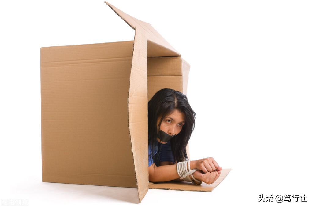 敢控制自己的是斗战胜佛，总想去控制别人的是妄想症