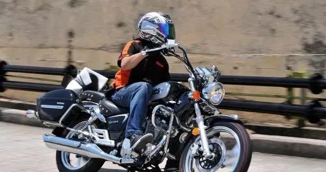 豪爵巡航车悦酷gz150排量,豪爵gz150用15w40机油好还是10w30