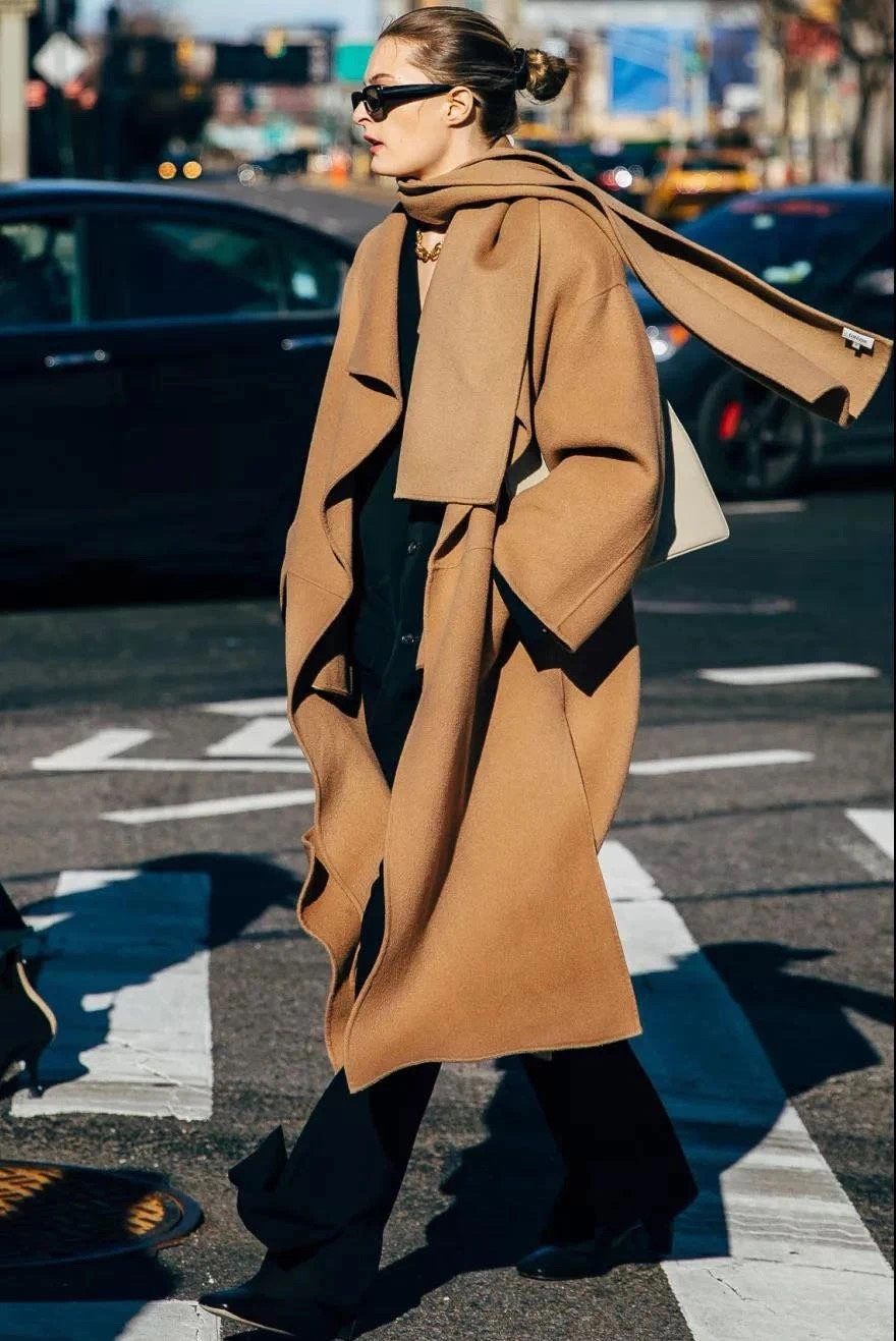 冬天的围巾选这几条时髦又保暖,今年冬天最流行的十种围巾