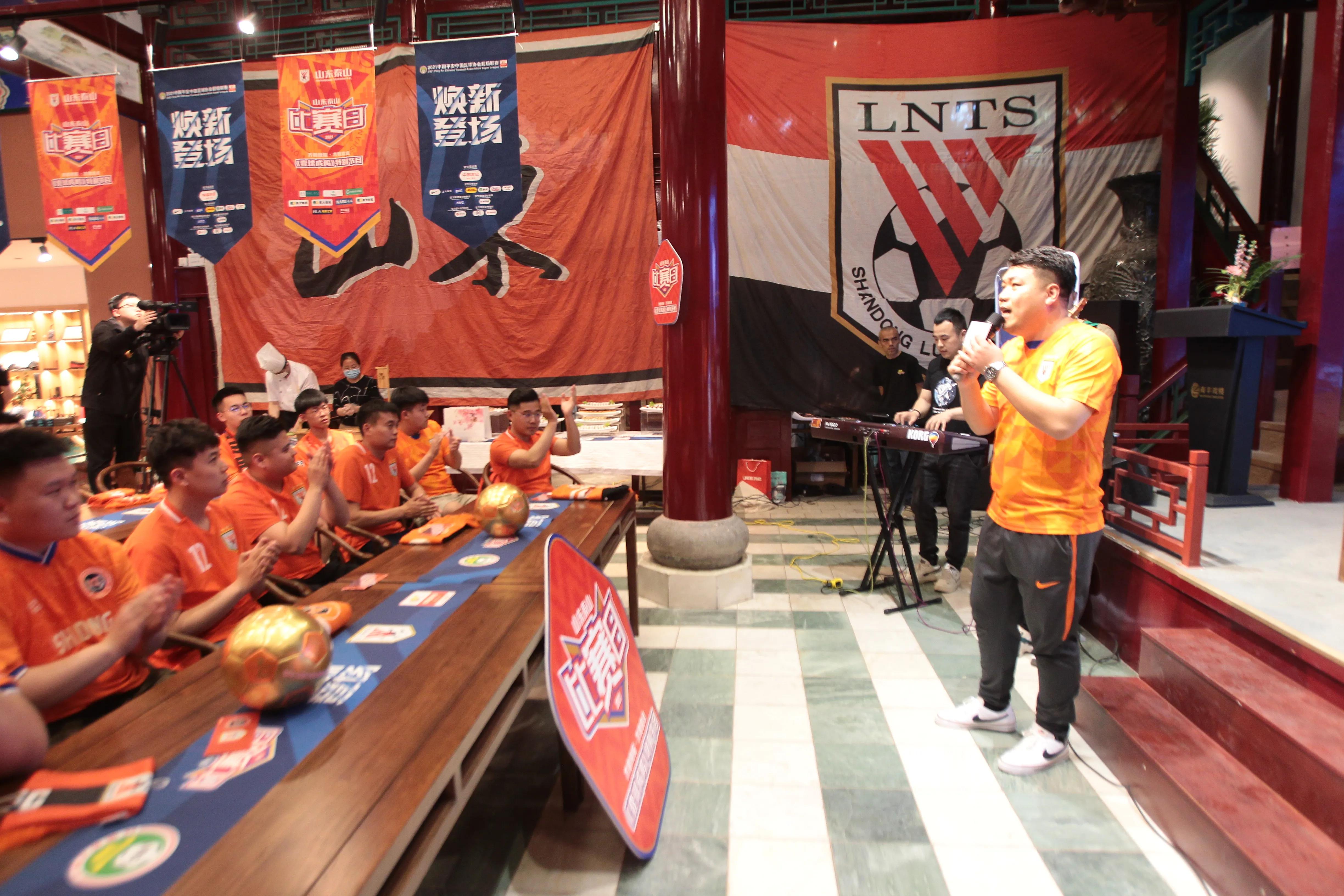 愿岁月可回首且以深情共白头书法,愿岁月可回首携手共白头