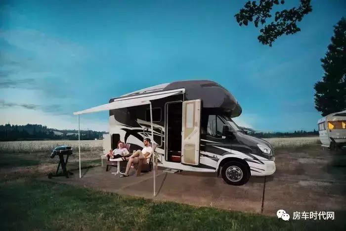 买个房车出差不用住旅店,买房车全国游