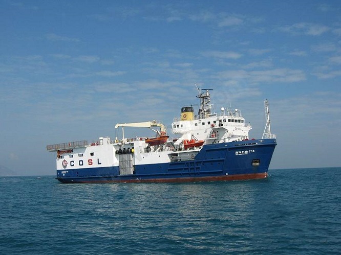 海洋石油多还是陆地石油多,海底石油跟沙漠石油哪个多