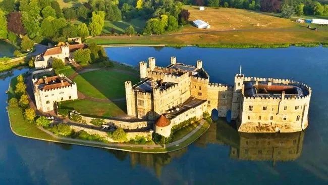 艾维克城堡在英国哪里,英国最美的古堡