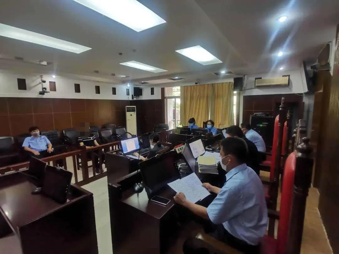 投资注册就能赚钱？发展下线525人文昌法院首例组织、领导传销活动罪案公开开庭审理