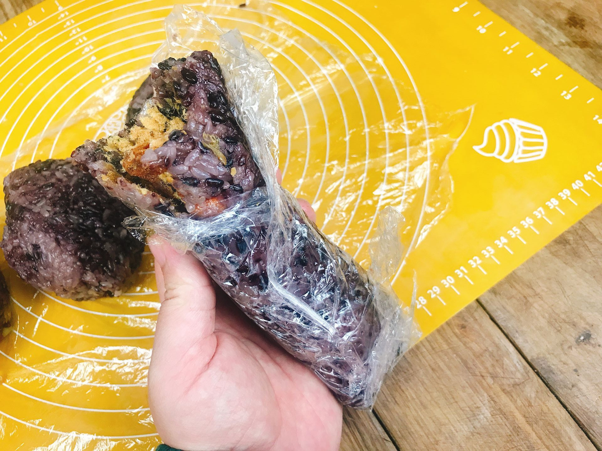 糯米饭卷的糯米如何蒸,糯米蒸肉丸一口一个