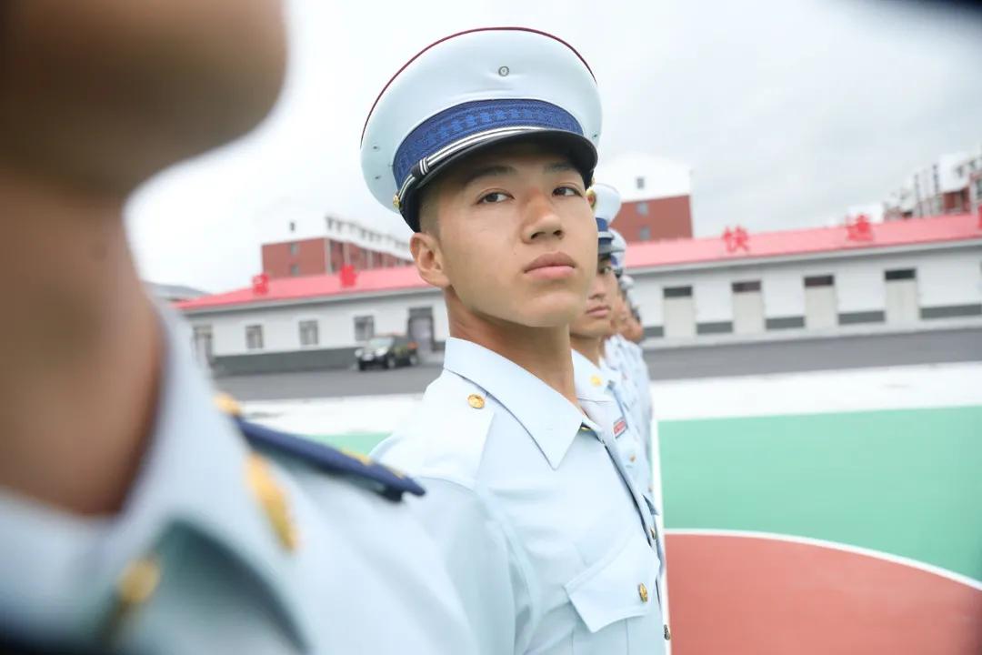 愿你扬帆起航、劈波斩浪——致第二适应期的“新蓝”