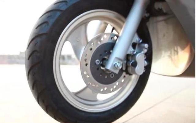 五羊本田125踏板最新款落地价,五羊本田踏板125哪款最省油震动小