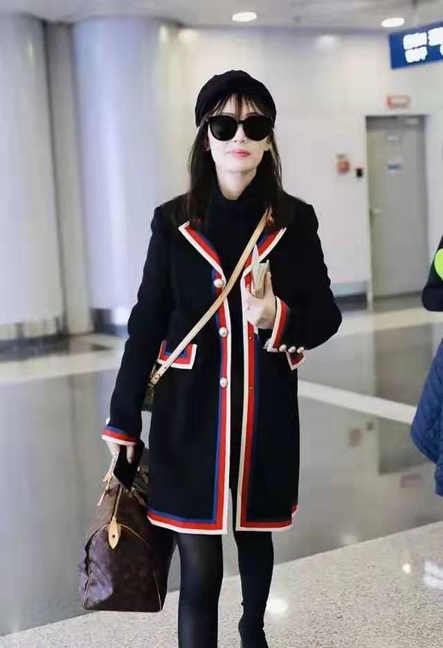 马蓉皮衣皮裤现身机场,马蓉奢侈品大盘点