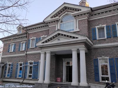 买湖景大平层还是别墅,1000万能买到大平层吗