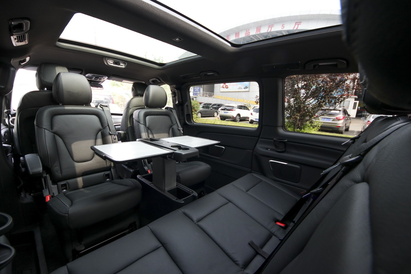 奔驰v250d四驱商务豪华mpv价格,柴油奔驰mpv