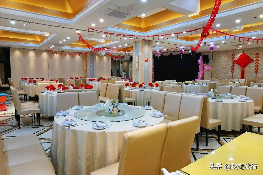 常熟网红枫林秋意盎然，游客络绎不绝，百年老店五道菜肴165元