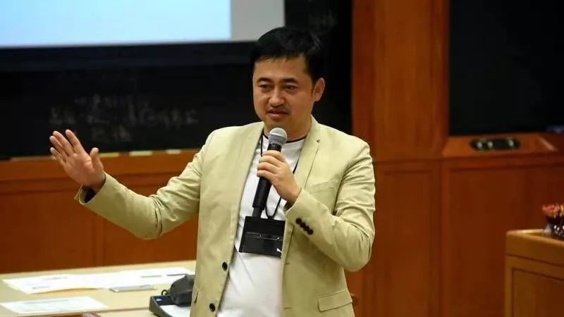 世界上做服装最富的人,世界上做衣服最厉害的人