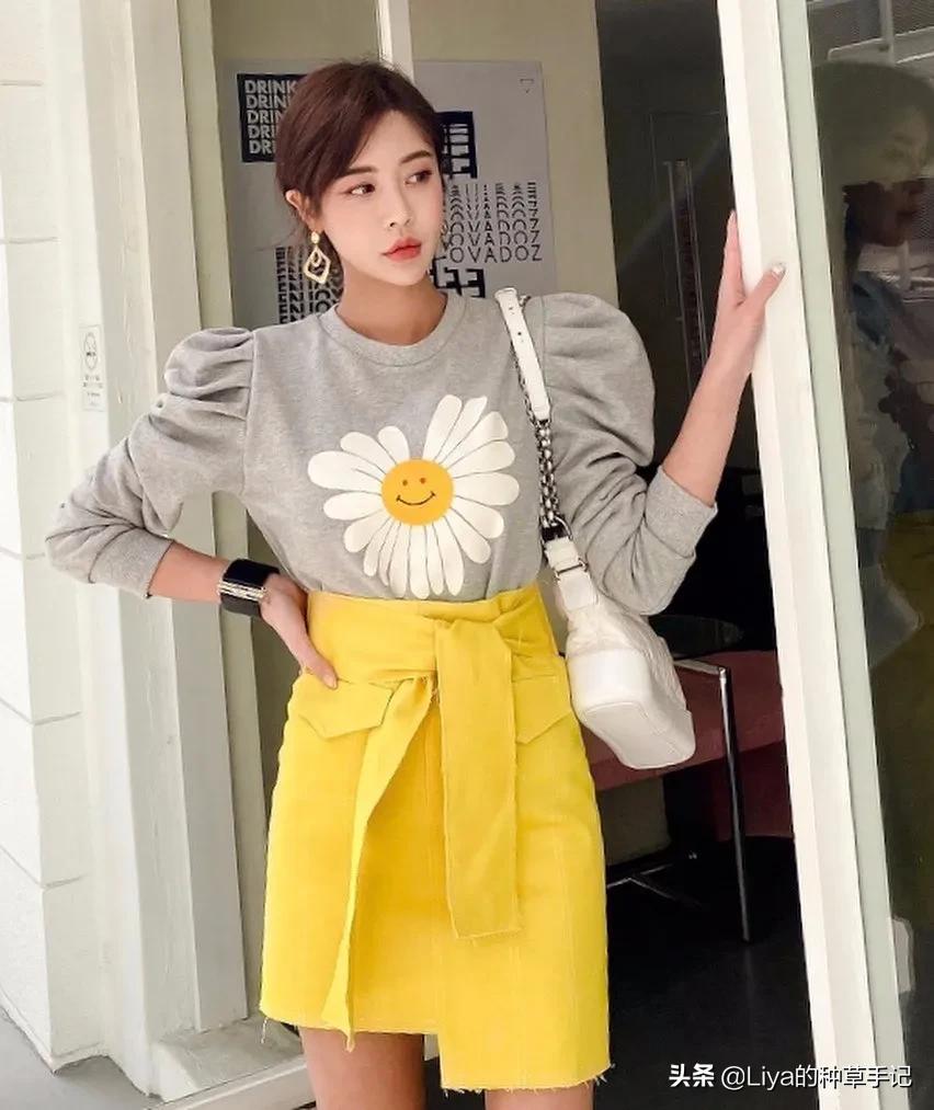 衬衣九分裤今春王炸cp巨洋气,卫衣小白鞋今秋王炸组合超洋气