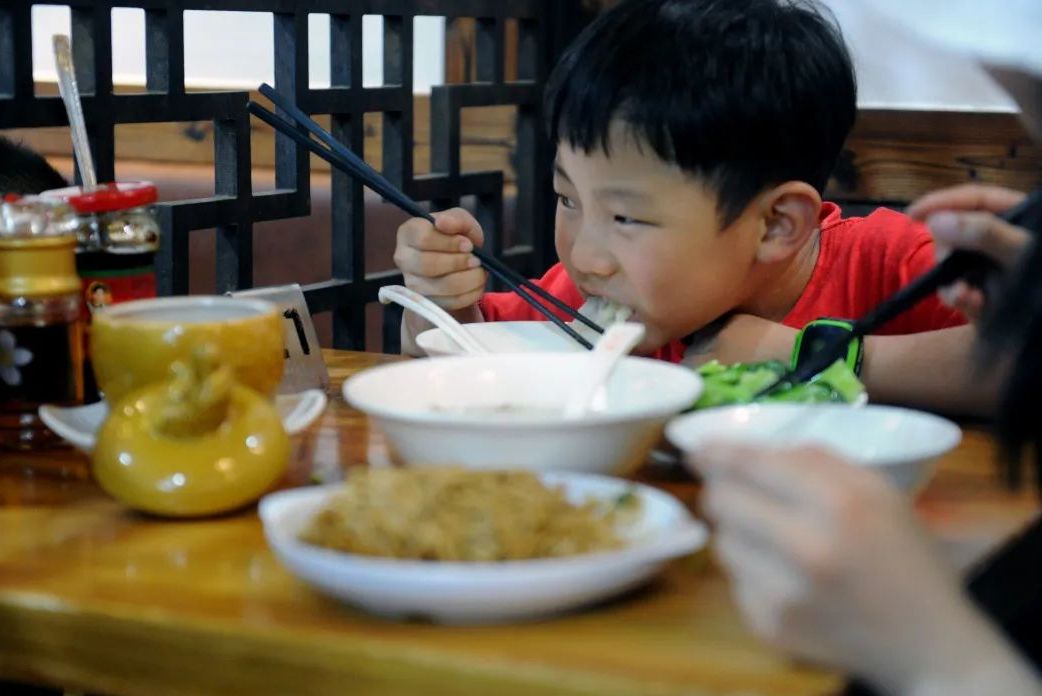 日售千碗拌面、扁肉的尚干小吃