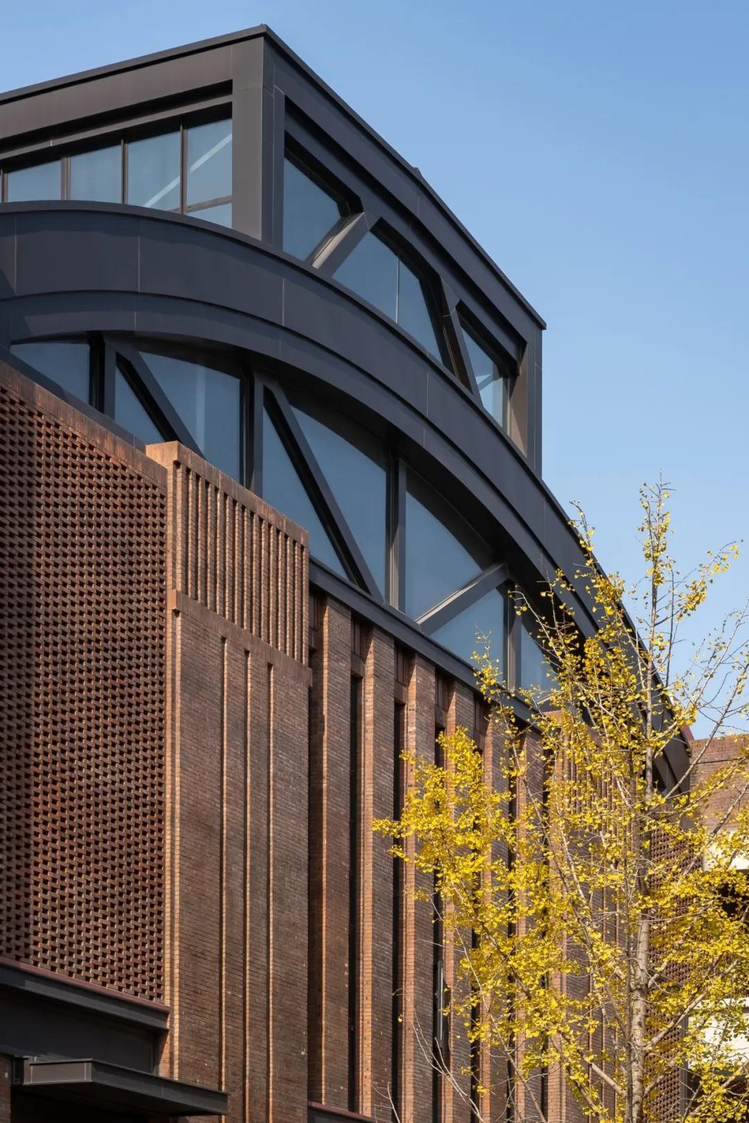 三重转换,天津天拖厂房改造/深圳华汇设计