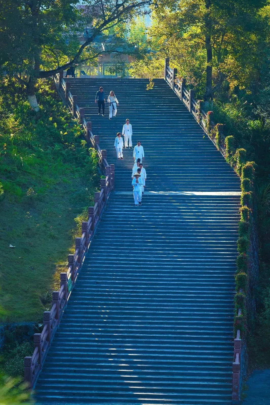 韶关经律论温泉度假村详细地址,韶关经律论温泉周边住宿