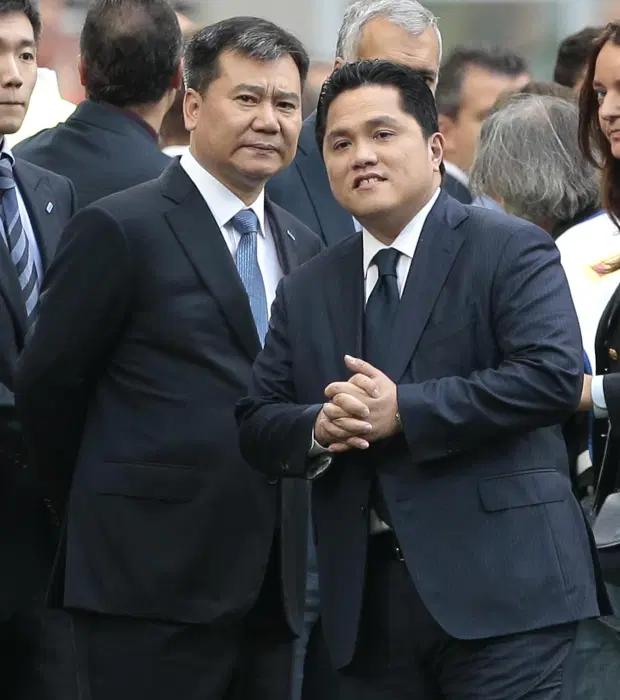 苏宁老板张近东足球,十大收入最高的足球俱乐部老板