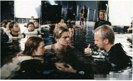 泰坦尼克号爆火片段,泰坦尼克号露丝存活多久