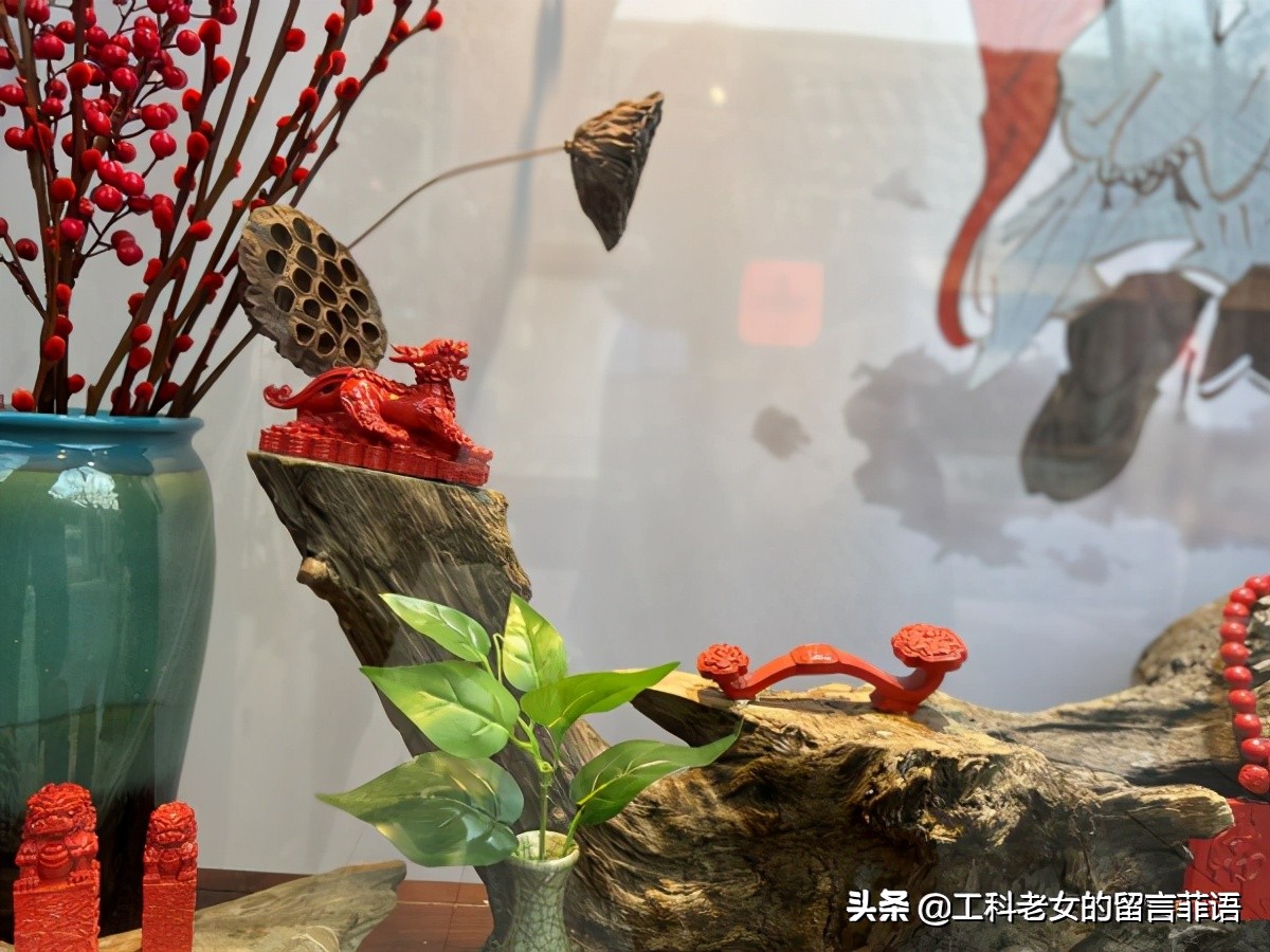 曾经人满为患的南锣鼓巷，在除夕当天有点冷清