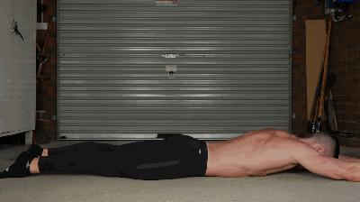 深蹲时臀部眨眼是什么样子的,深蹲时出现骨盆眨眼该怎么办