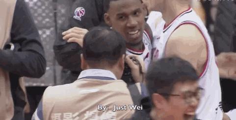 亚当斯绝杀辽宁郭艾伦失误,亚当斯绝杀辽宁本钢赛后