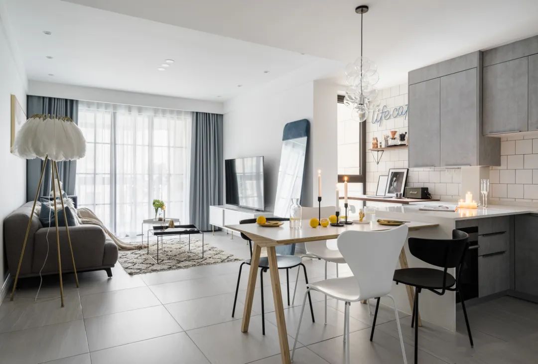 家庭餐桌如何配菜品好看,家庭聚餐实用的餐桌