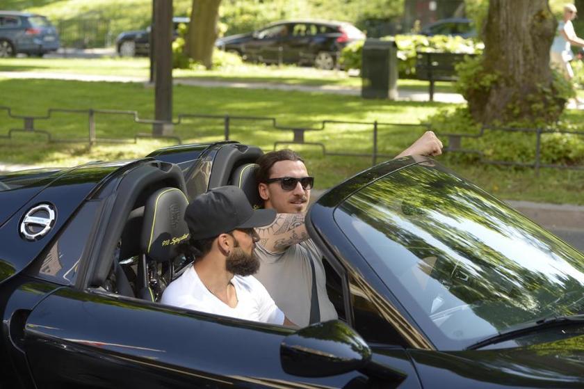 英超第1后腰年薪1.3亿却开二手宝马！穆帅曾收法拉利快递