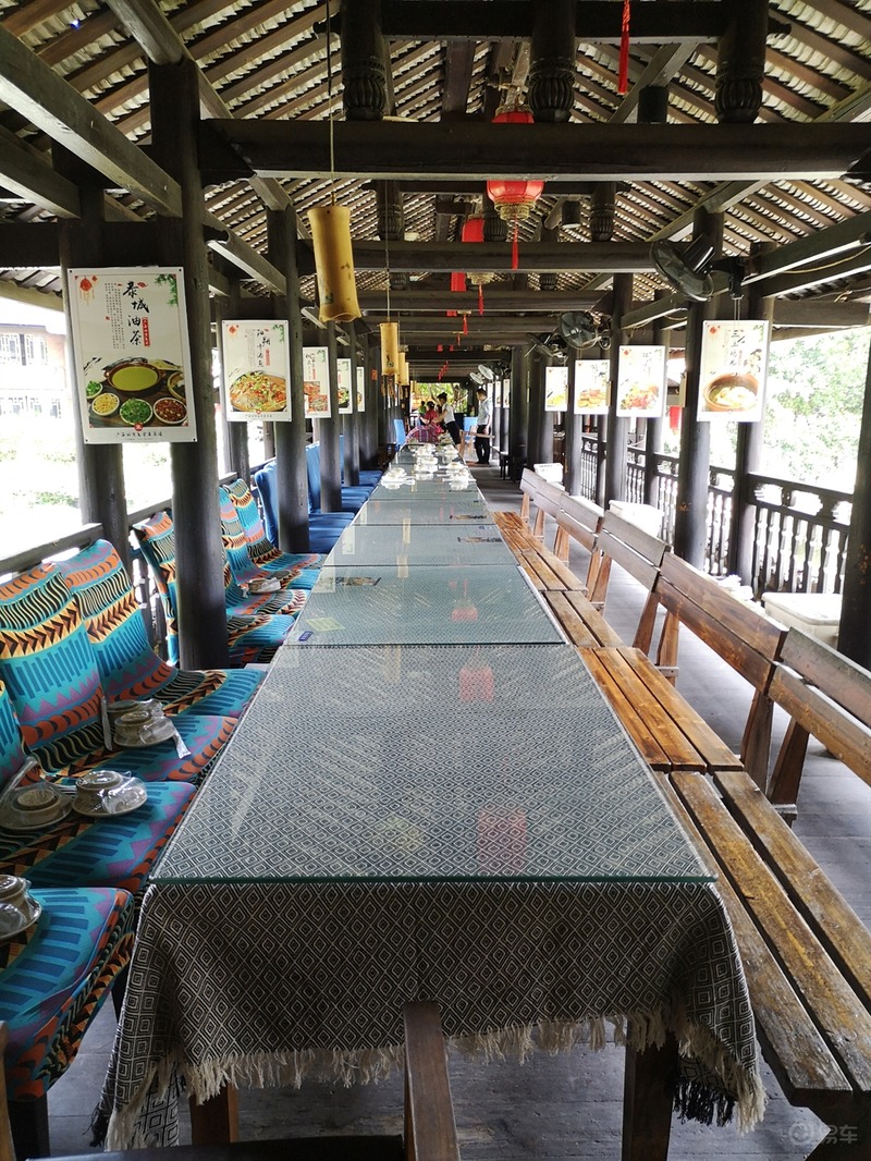 游山玩水老有所乐,和朋友一起游山玩水