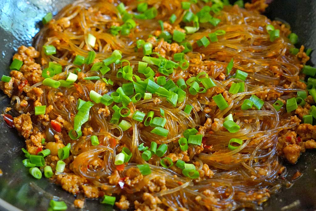 大厨炒薯粉条的做法,粉条怎样做才好吃不粘锅