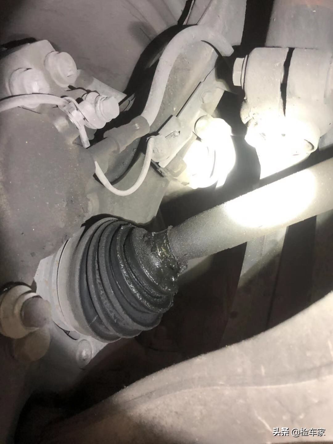 奥迪q514款十四万公里值得买吗,7年奥迪q5二手车多少钱