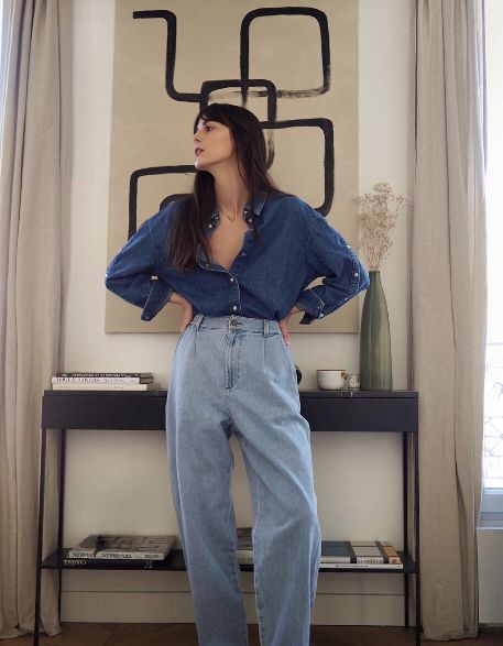 潮酷直筒牛仔裤怎么搭配,秋冬季节破洞牛仔裤怎么搭配