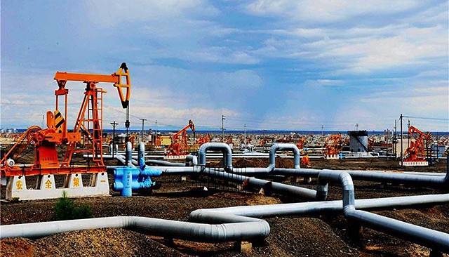 中国在全世界到处买油,为何不模仿越南,直接开发东海与南海?