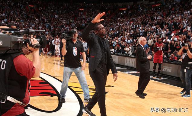 美航中心球馆23号球衣,美航退役传奇球衣