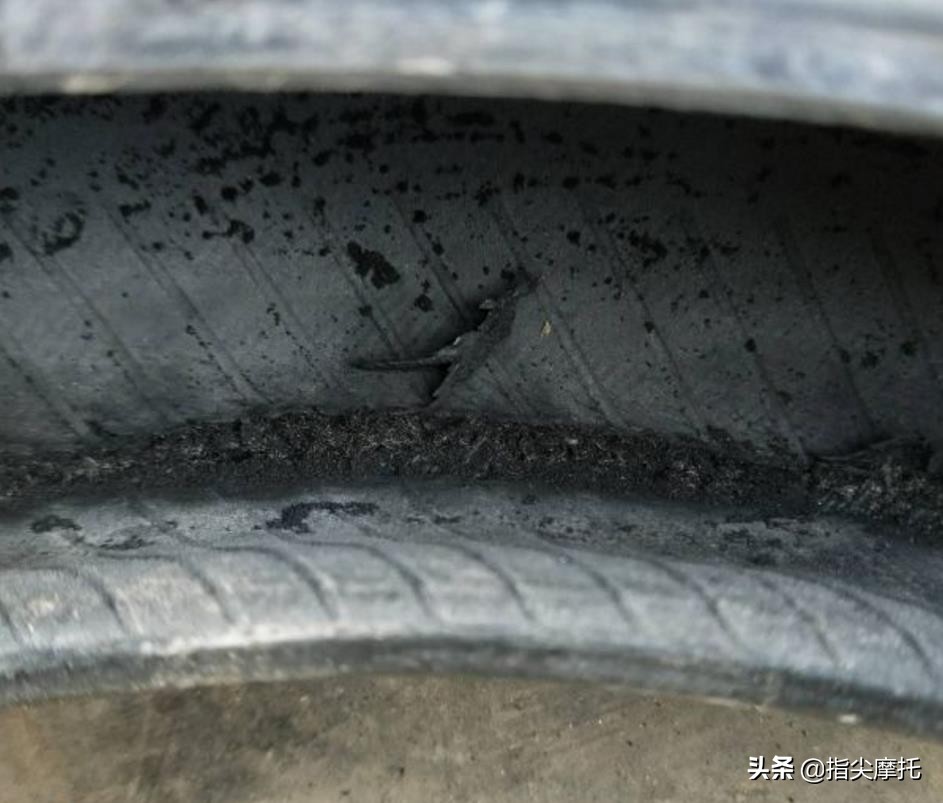 踏板摩托车方向不灵活怎么回事,踏板方向不稳