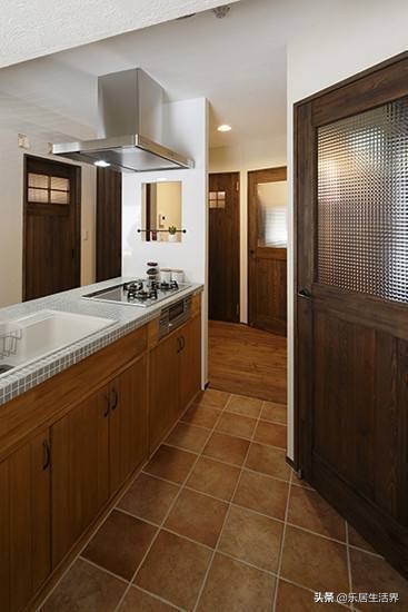 客厅地砖80*80好看还是150*70好看,客厅地砖什么颜色最有高级感