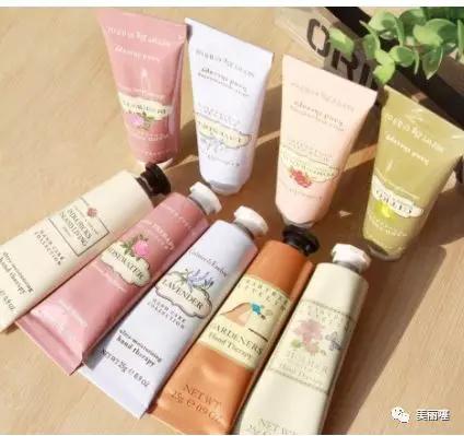 坚持涂护手霜有什么效果,一个月每天抹护手霜会有什么效果