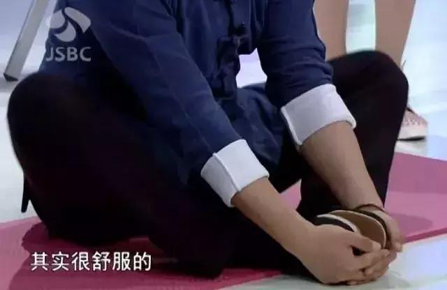 这个动作能疏肝理气,这个动作可以改善血液循环