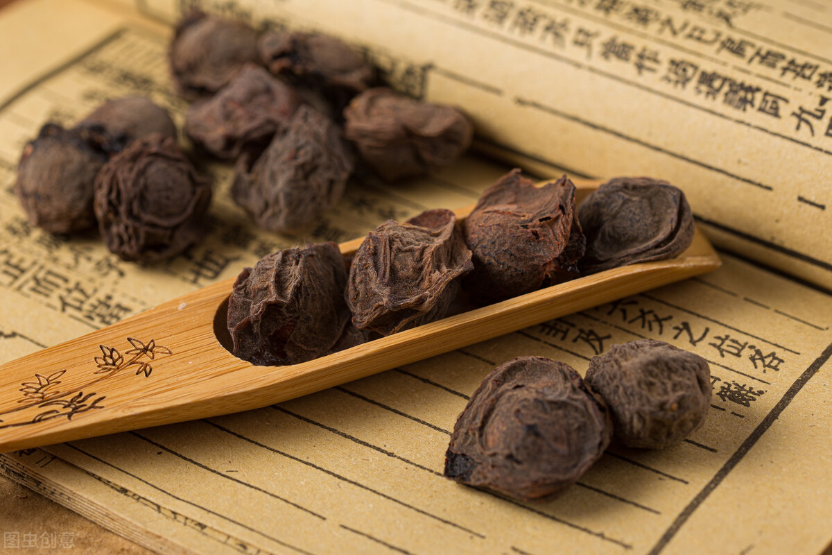 小孩发烧家长该怎么处理,小朋友生病发烧家长怎么做