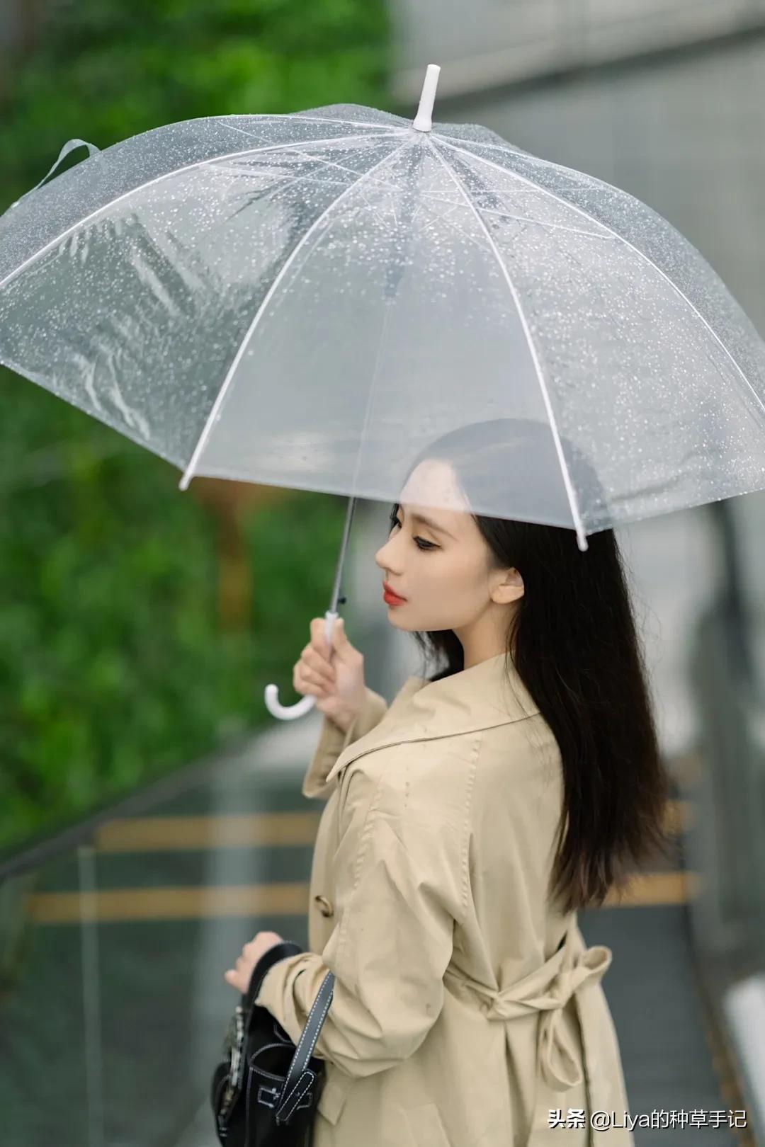 今年最流行的长款风衣洋气,今秋终于流行风衣外套时髦好看