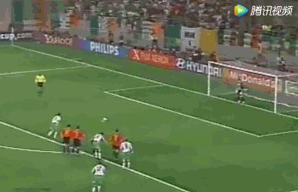 门将圣卡西精彩扑救,门将神级扑救圣卡西